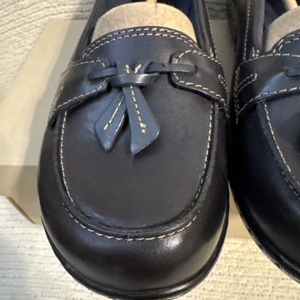 Clarks Ashland Bubble Navy Leather Women's Loafers Cushion Soft Shoes 7 XW New - Picture 3 of 16